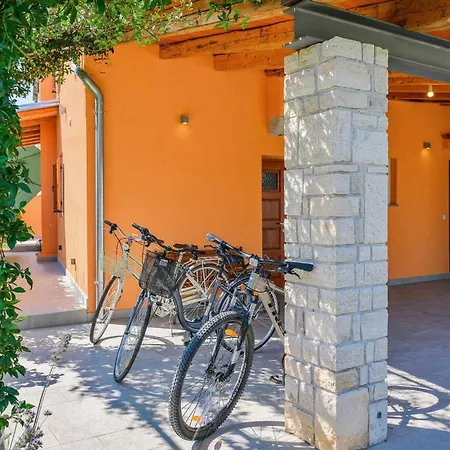 Nonina Hiza Ferienhaus *