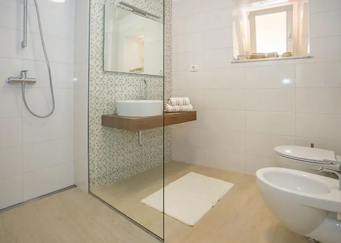 Nonina Hiza Сasa de vacaciones *